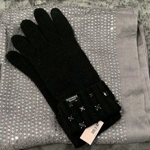 Victoria’s Secret gloves
